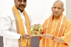 ganesh_chandra_chauhan_with_cm_yogiji
